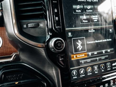 Used 2020 RAM 2500 Limited AWD/4WD image 37