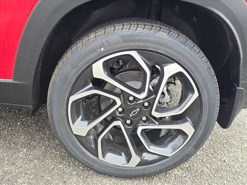 New 2026 Chevrolet Trax RS w/ Driver Confidence Package image 32