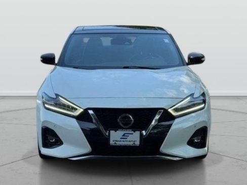 Used 2019 Nissan Maxima SR w/ Premium Package FWD image 2