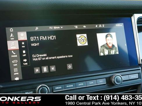 Used 2021 Porsche Macan S image 37