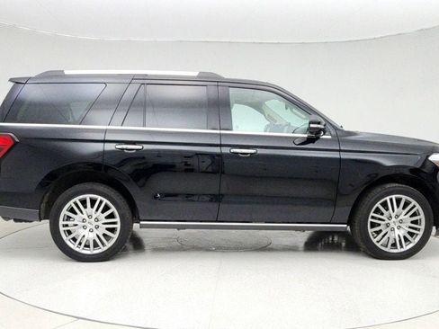 Used 2023 Ford Expedition Limited image 4