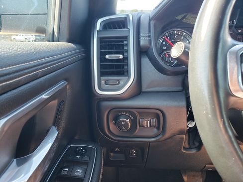 Used 2021 RAM 1500 Laramie w/ Sport Appearance Package AWD/4WD image 12