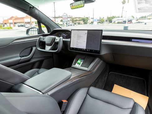 Used 2022 Tesla Model X AWD/4WD image 39