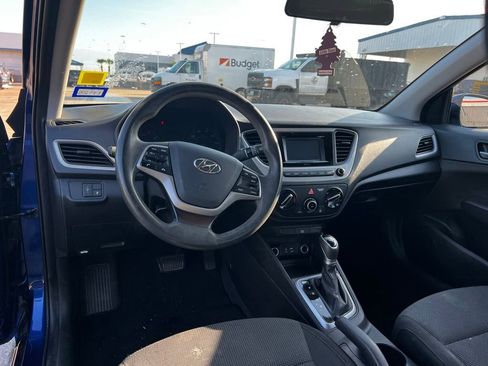 Used 2019 Hyundai Accent SE FWD image 12