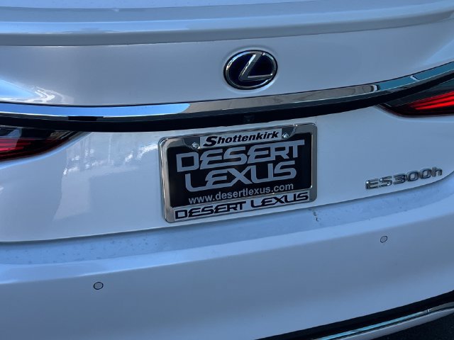 Used 2020 Lexus ES 300h w/ Premium Package FWD image 16