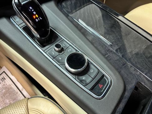 Used 2023 Cadillac Escalade Premium Luxury image 15