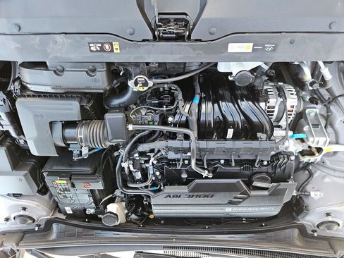 Used 2025 Hyundai Elantra Limited FWD image 28