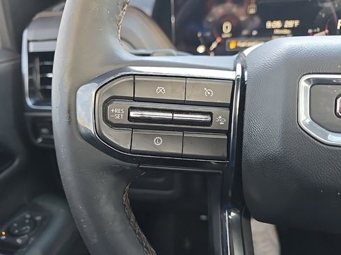 Used 2025 GMC Yukon XL AT4 w/ AT4 Premium Package image 19