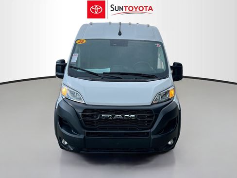 Used 2025 RAM ProMaster 2500 w/ Convenience Group FWD image 10