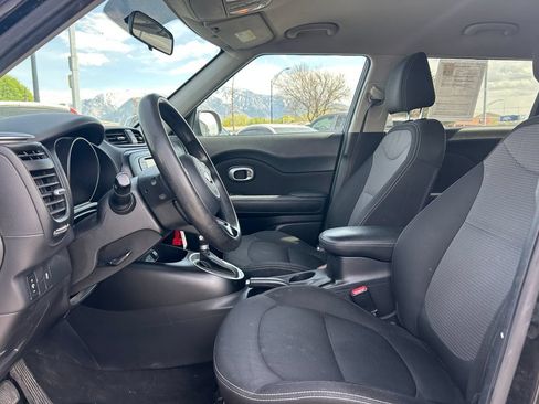Used 2017 Kia Soul + FWD image 24