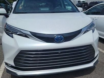 Used 2024 Toyota Sienna Platinum