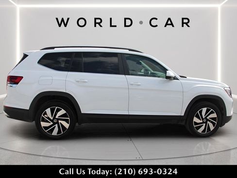 Used 2025 Volkswagen Atlas SE image 8