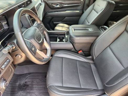 Used 2023 GMC Yukon Denali w/ LPO, Floor Liner Package AWD/4WD image 13