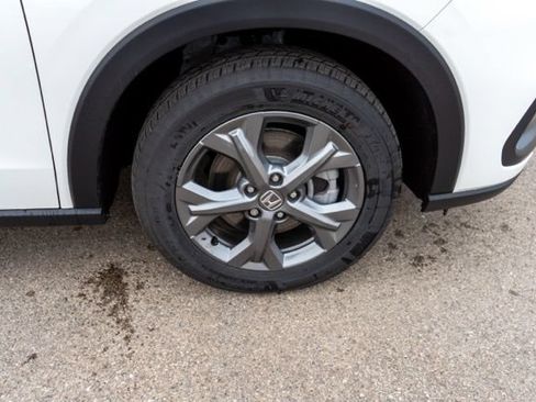 Used 2025 Honda HR-V LX image 9