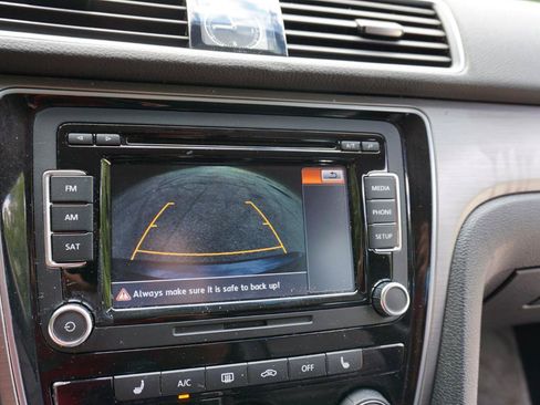 Used 2015 Volkswagen Passat 1.8T SE FWD image 19