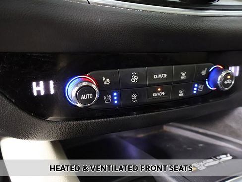 Used 2023 Buick Enclave Avenir AWD/4WD image 11