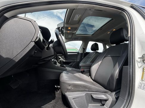 Used 2020 Volkswagen Jetta SE w/ SE Cold Weather Package image 13