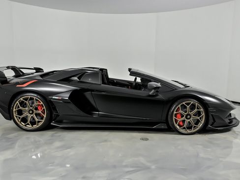 Used 2021 Lamborghini Aventador SVJ image 14