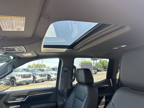 Used 2024 GMC Sierra 1500 Denali w/ Technology Package AWD/4WD image 19