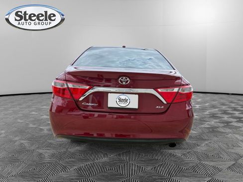 Used 2015 Toyota Camry XLE w/ Moonroof Package image 4