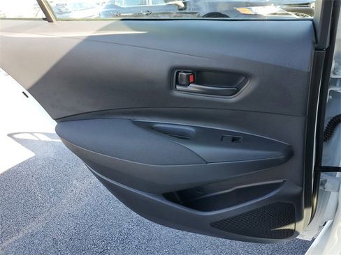 Used 2025 Toyota Corolla LE image 14