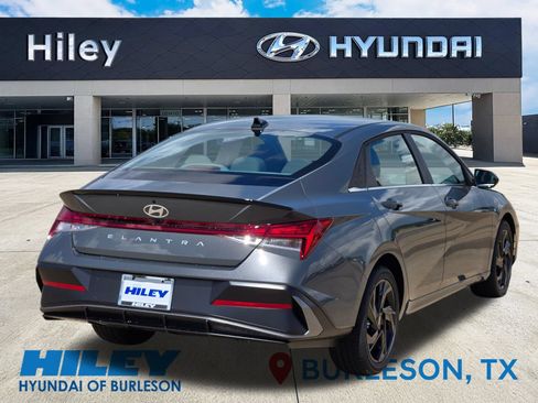 New 2026 Hyundai Elantra SEL Sport Premium FWD image 4