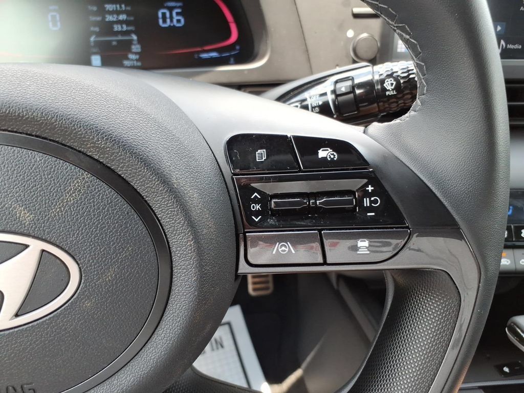 Certified 2026 Hyundai Elantra SEL Sport FWD image 21
