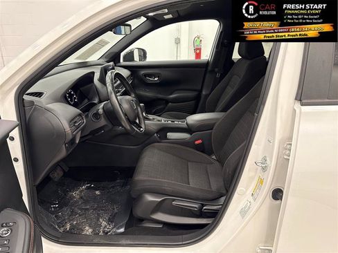 Used 2023 Honda HR-V Sport image 12