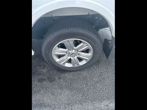 Used 2019 Ford F150 Lariat RWD image 13