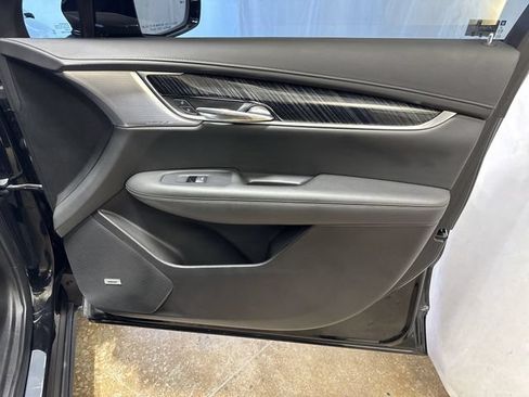 Certified 2024 Cadillac XT6 Premium Luxury w/ Technology Package AWD/4WD image 33