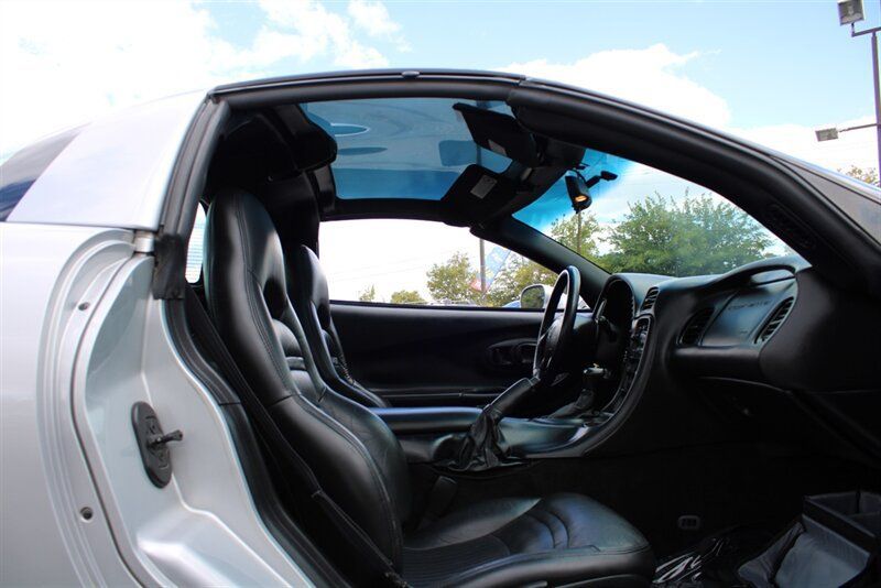 Used 1999 Chevrolet Corvette Coupe w/ Memory Pkg RWD image 21