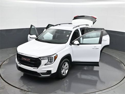 Used 2022 GMC Terrain SLE w/ Driver Convenience Package image 30