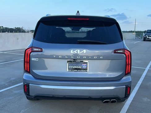 Used 2025 Kia Telluride S FWD image 14