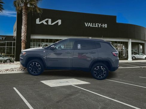 Used 2021 Jeep Compass Trailhawk image 11