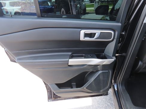 Certified 2023 Ford Explorer XLT w/ Equipment Group 202A RWD image 18