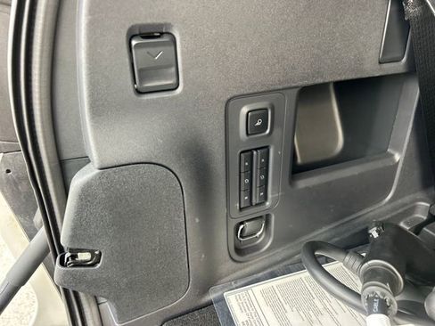 Used 2025 Lincoln Navigator Reserve image 54