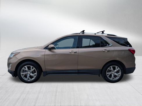 Used 2018 Chevrolet Equinox LT w/ Sun & Infotainment Package AWD/4WD image 2