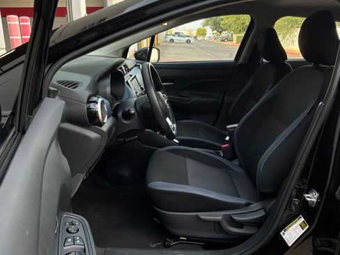 Used 2025 Nissan Versa SV FWD image 10