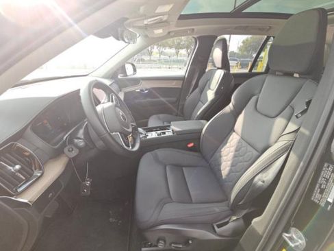 Certified 2025 Volvo XC90 B6 Plus AWD/4WD image 2