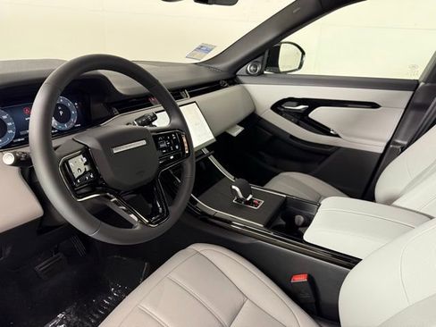 Used 2026 Land Rover Range Rover Evoque S image 12