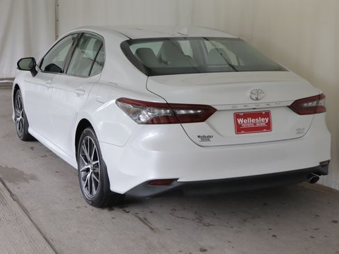 Used 2023 Toyota Camry XLE AWD/4WD image 24