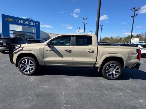 Used 2024 Chevrolet Colorado Z71 w/ Z71 Convenience Package 2 image 6
