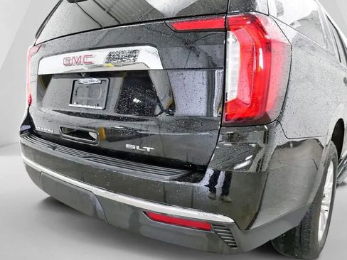 Used 2023 GMC Yukon XL SLT w/ SLT Luxury Package AWD/4WD image 32