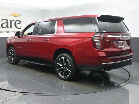 Used 2023 Chevrolet Suburban Premier w/ Premium Package AWD/4WD image 38