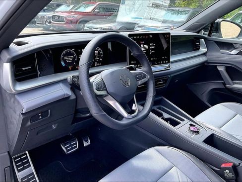 New 2026 Volkswagen Tiguan SE R-Line AWD/4WD image 14