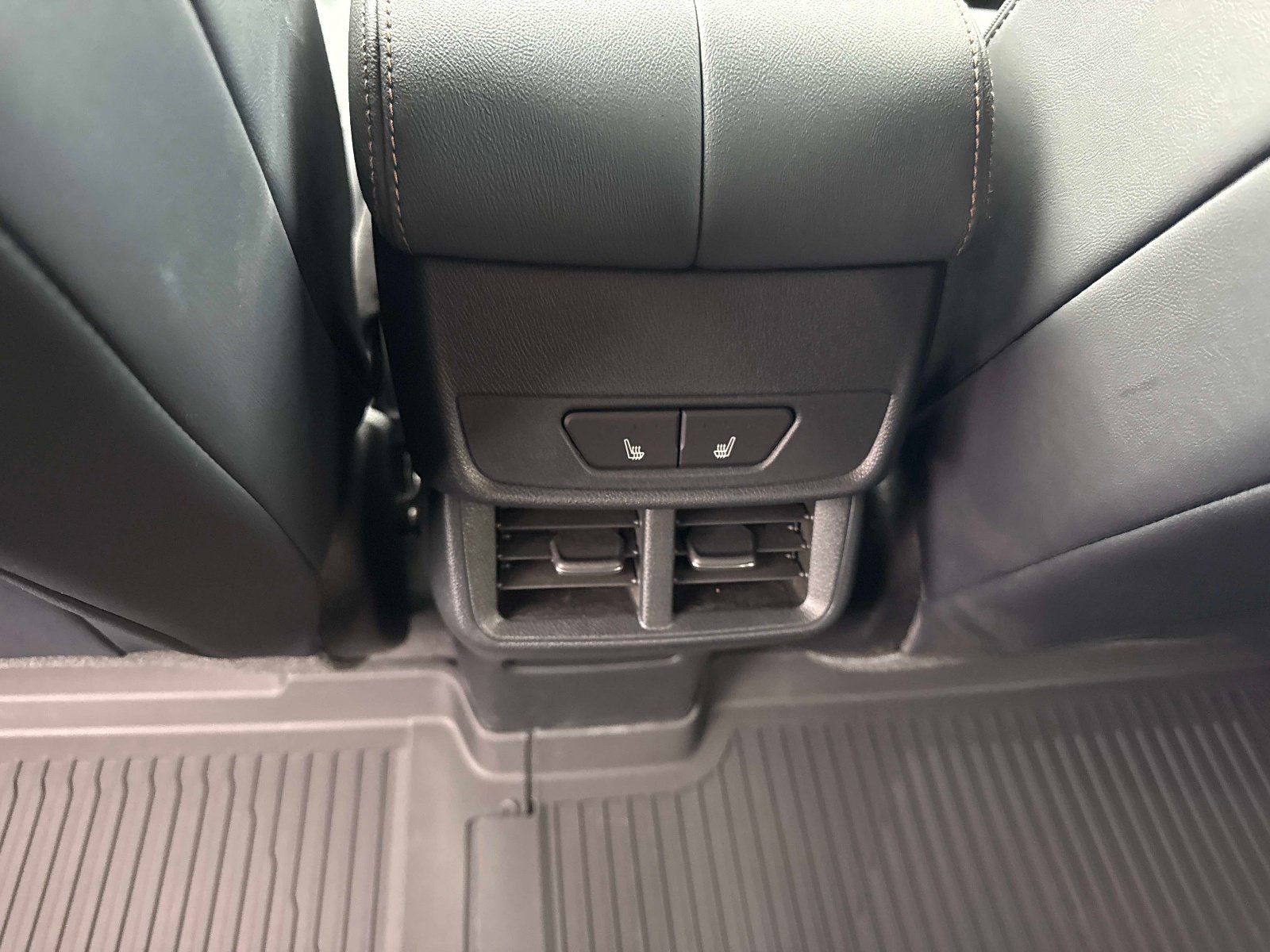 New 2027 GMC Terrain AT4 w/ Convenience Package III AWD/4WD image 15