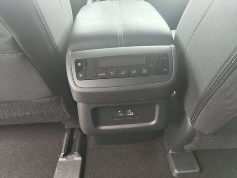 Used 2024 Nissan Pathfinder SV w/ Black Appearance Package AWD/4WD image 16