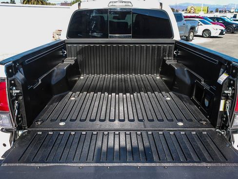 Used 2022 Toyota Tacoma TRD Off-Road image 26