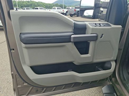 Used 2020 Ford F250 XLT w/ XLT Value Package AWD/4WD image 12