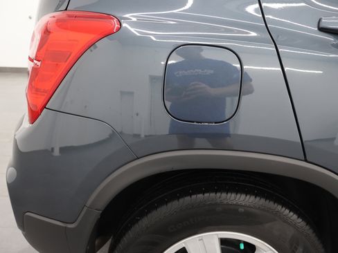 Used 2021 Chevrolet Trax LS w/ Tint and Cruise Package FWD image 24